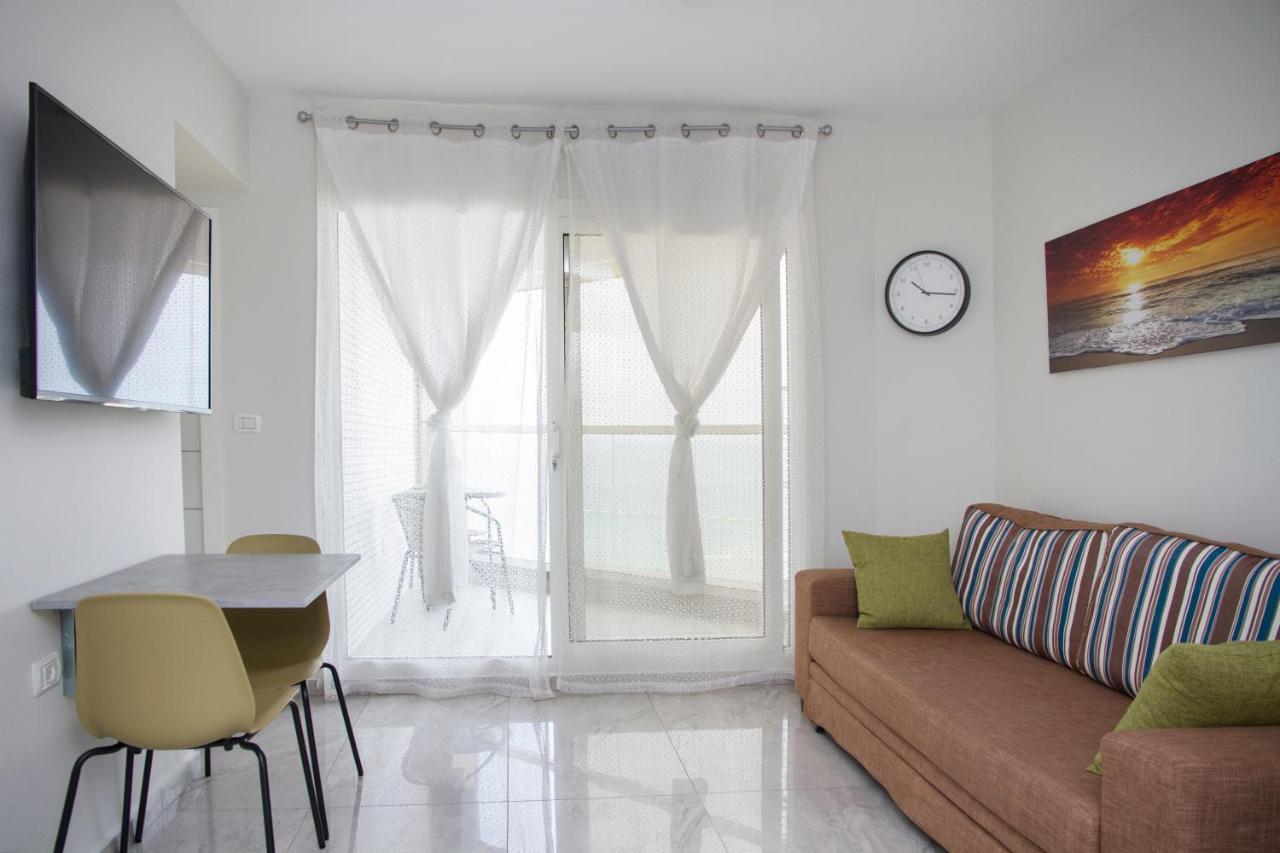 Apartments4You Leonardo 11 바트얌 외부 사진