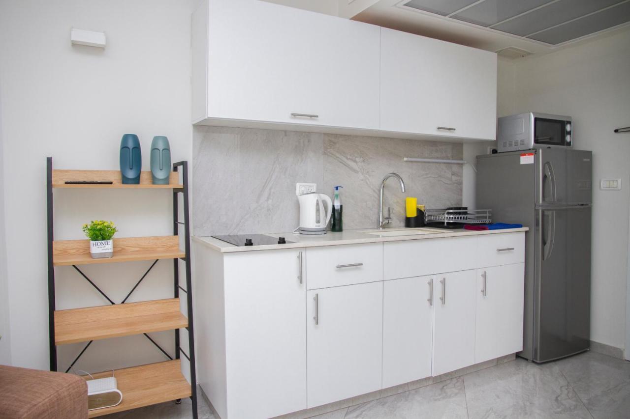 Apartments4You Leonardo 11 바트얌 외부 사진