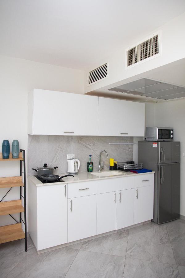 Apartments4You Leonardo 11 바트얌 외부 사진